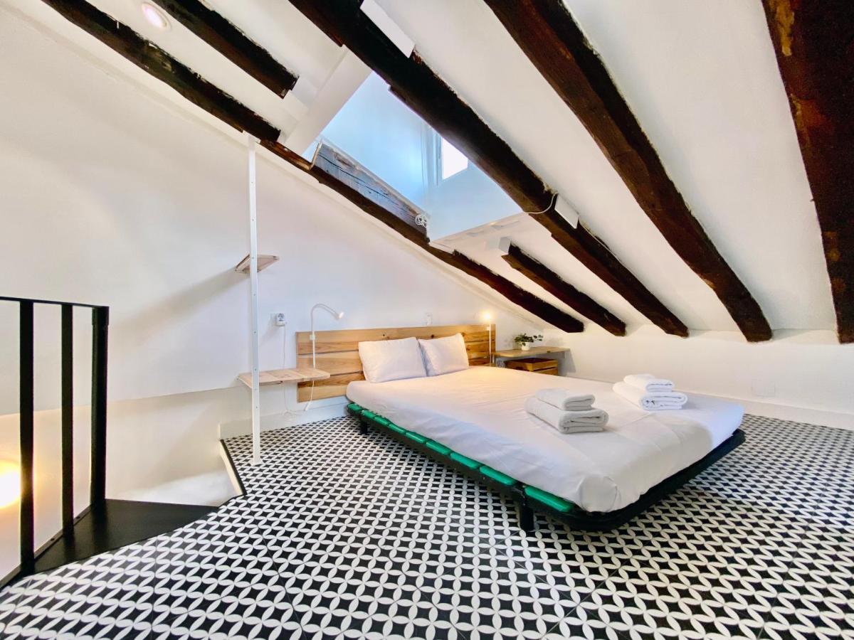 Charming Gran Via Attic Appartement Madrid Buitenkant foto