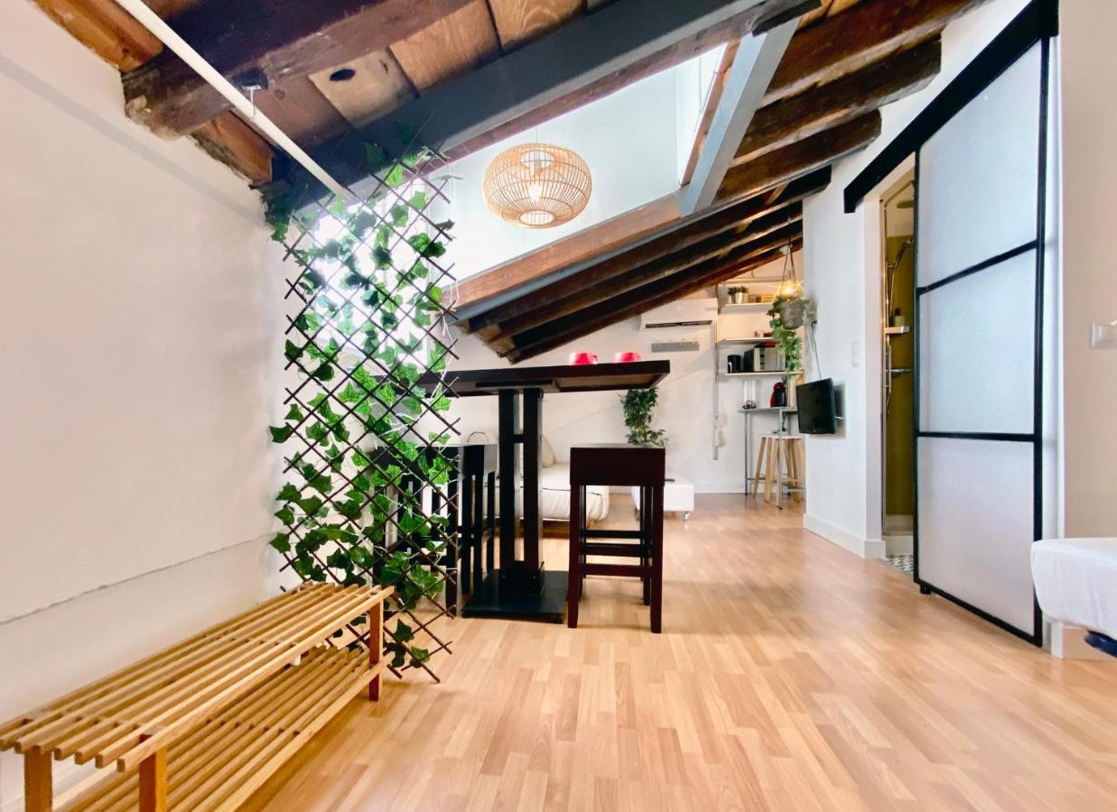 Charming Gran Via Attic Appartement Madrid Buitenkant foto