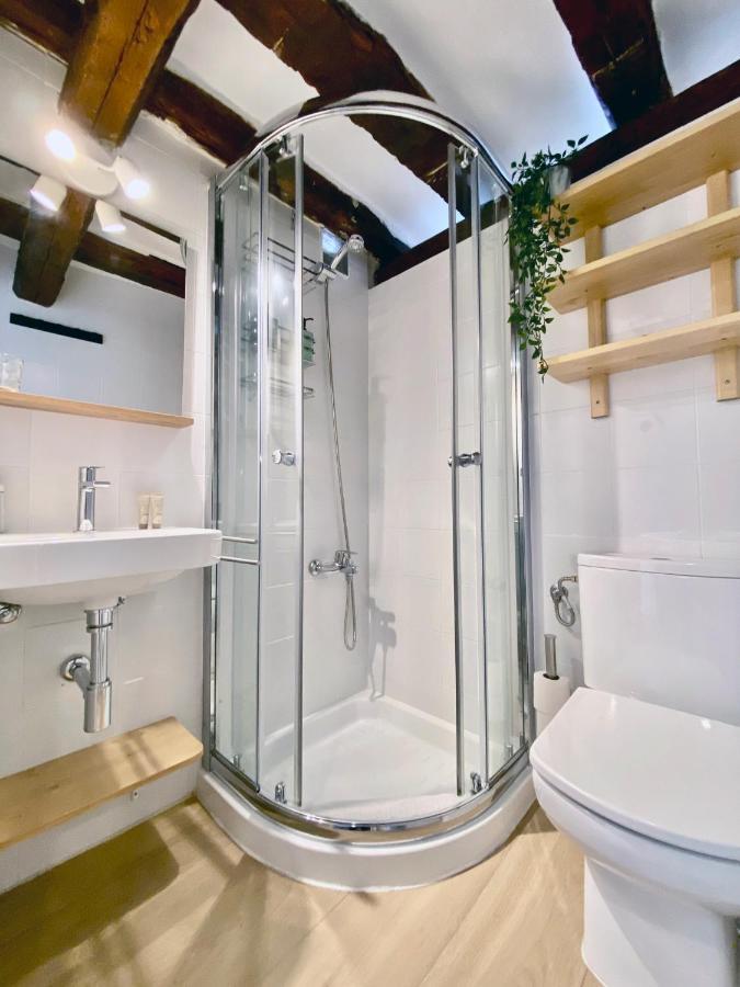 Charming Gran Via Attic Appartement Madrid Buitenkant foto