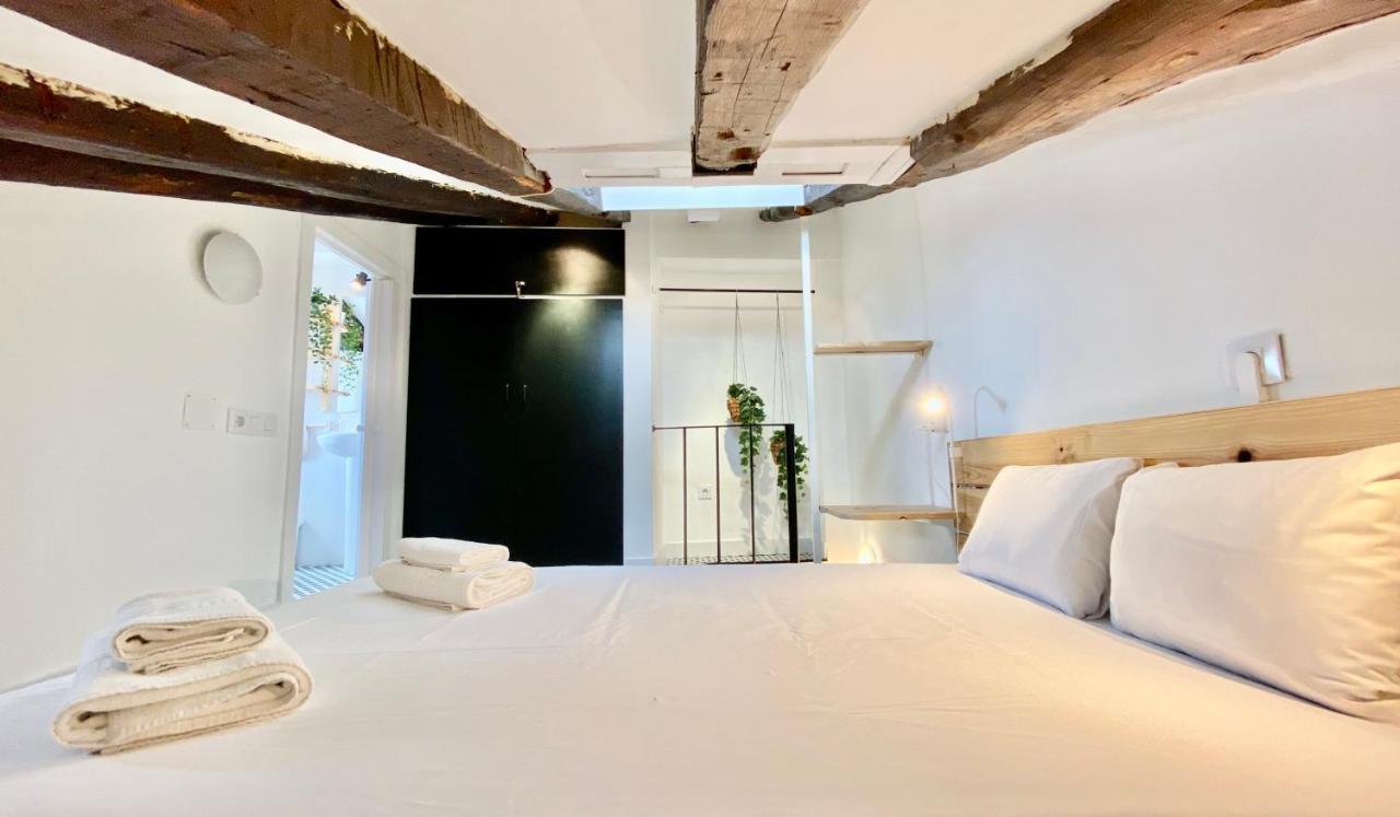 Charming Gran Via Attic Appartement Madrid Buitenkant foto
