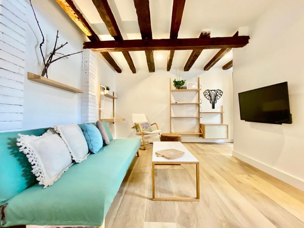 Charming Gran Via Attic Appartement Madrid Buitenkant foto