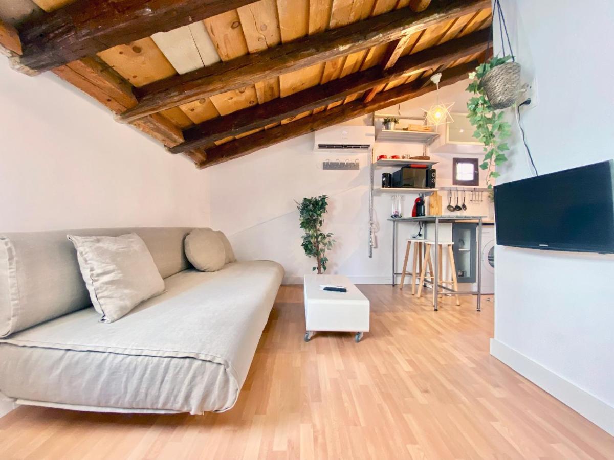 Charming Gran Via Attic Appartement Madrid Buitenkant foto