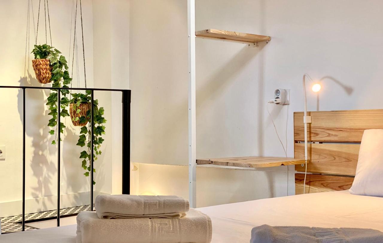 Charming Gran Via Attic Appartement Madrid Buitenkant foto